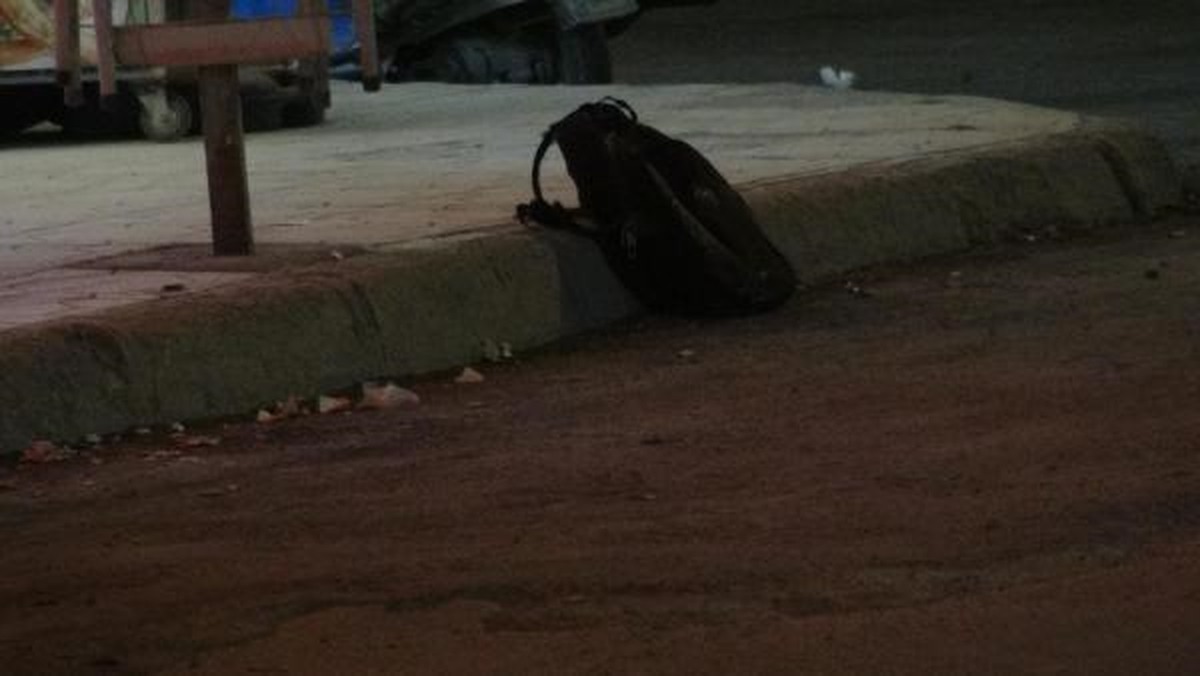 Kaldırıma Bırakılan Okul Çantası Bomba Paniğine Neden Oldu