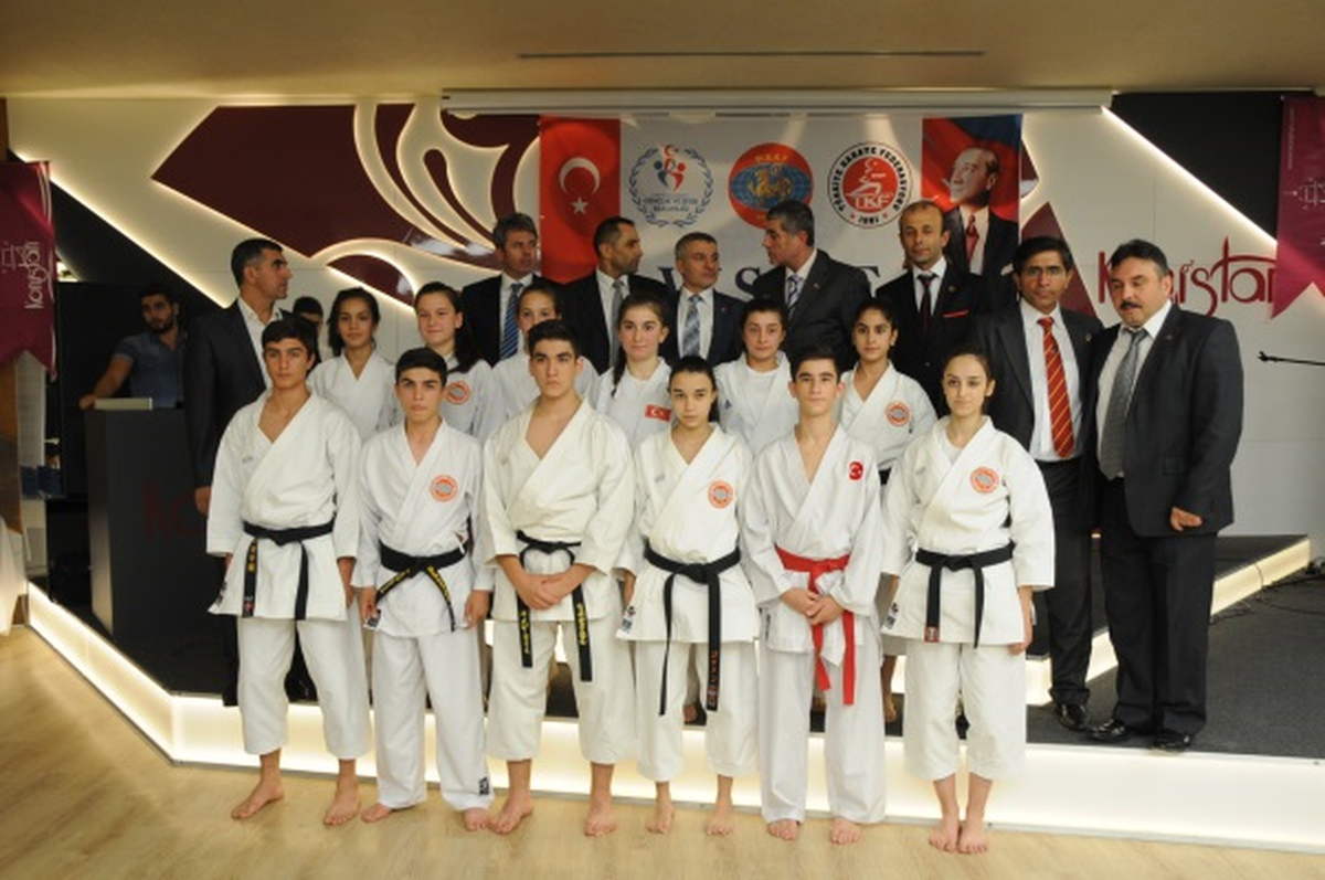 Karate-Do Dünya Şampiyonları Altınla Ödüllendirildi
