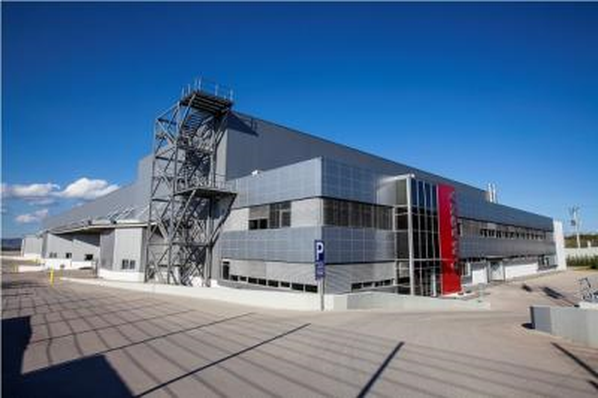 Magna, Kocaeli\'de Fabrika Açtı