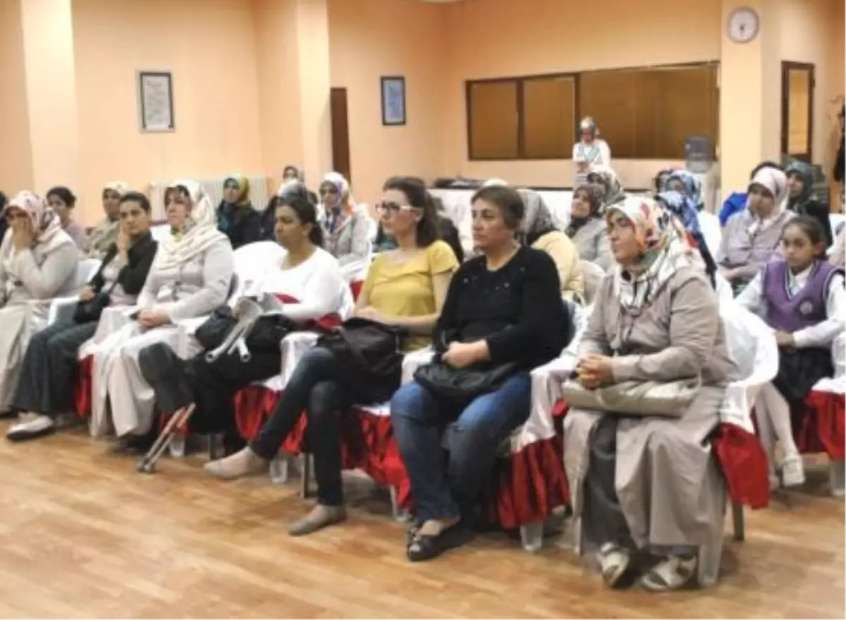 Malatya\'da Aile İçi İletişim Konulu Seminer