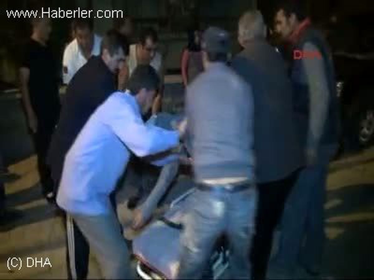 Minibüs ile Motosiklet Çarpıştı 2 Yaralı