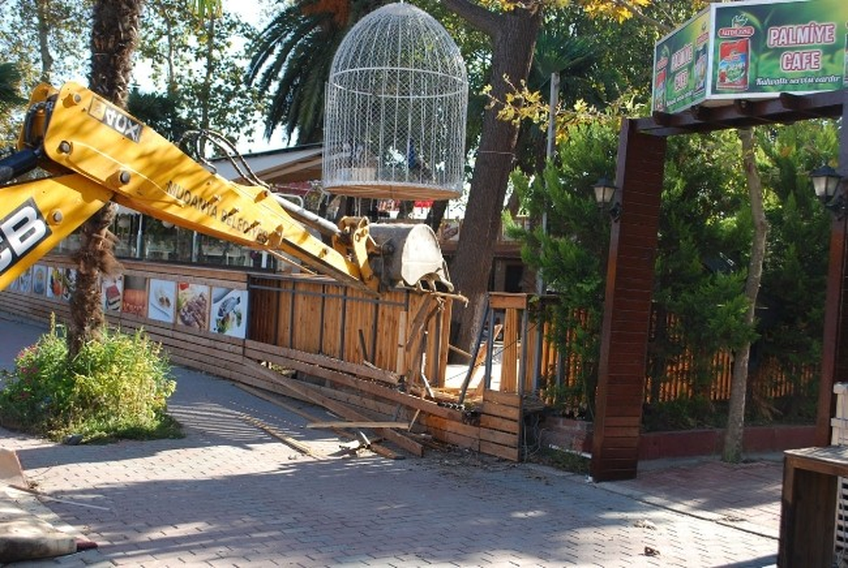 Mudanya\'da Çay Bahçeleri Yıkılıyor