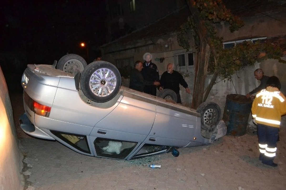 Önce Duvara Çarptı, Sonra Takla Attı