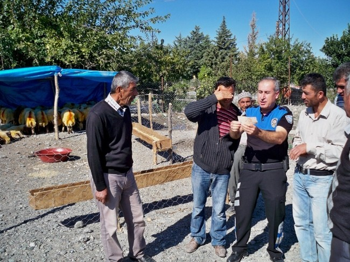Polis, Hayvan Satıcılarını Sahte Paraya Karşı Uyardı