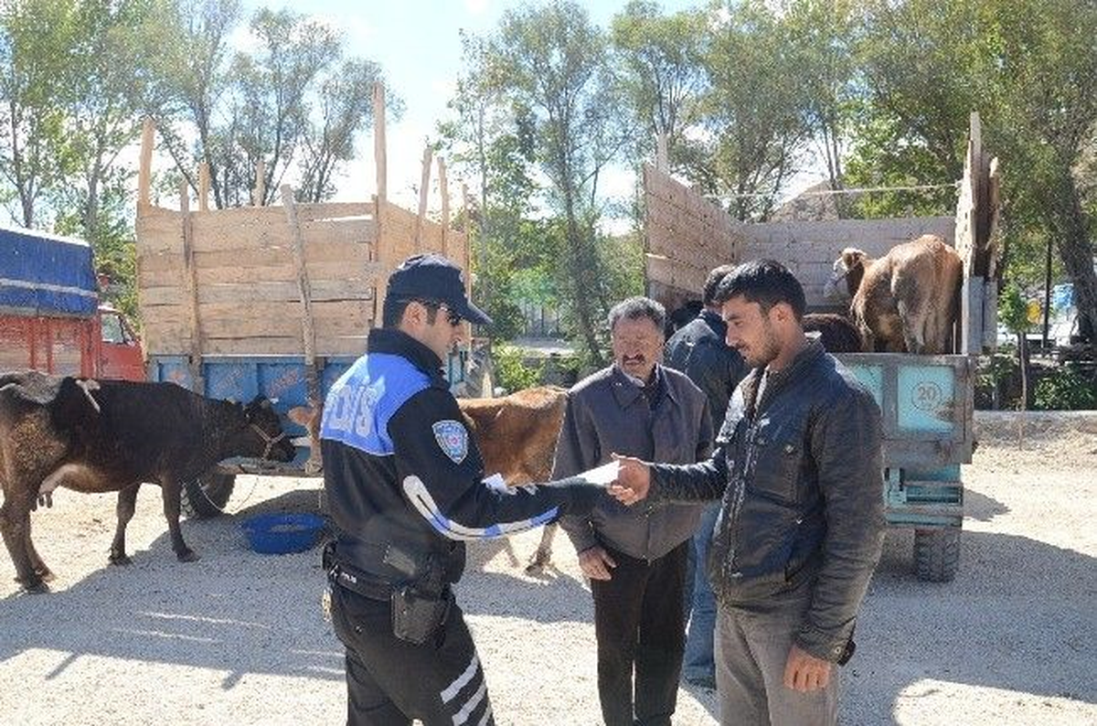 Polisten Sahte Banknotu Tanıyan Kalem