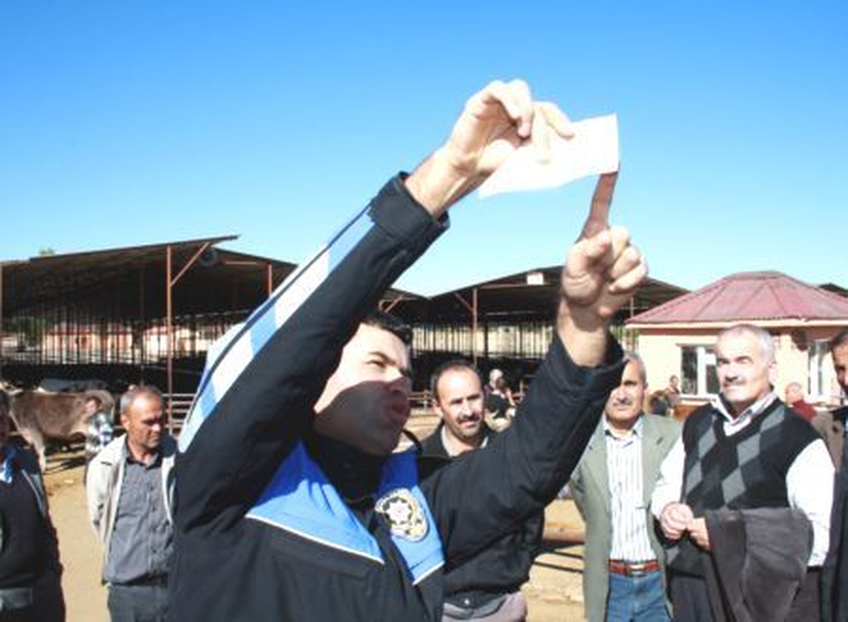 Polisten Kurban Satıcılarına Sahte Para Uyarısı