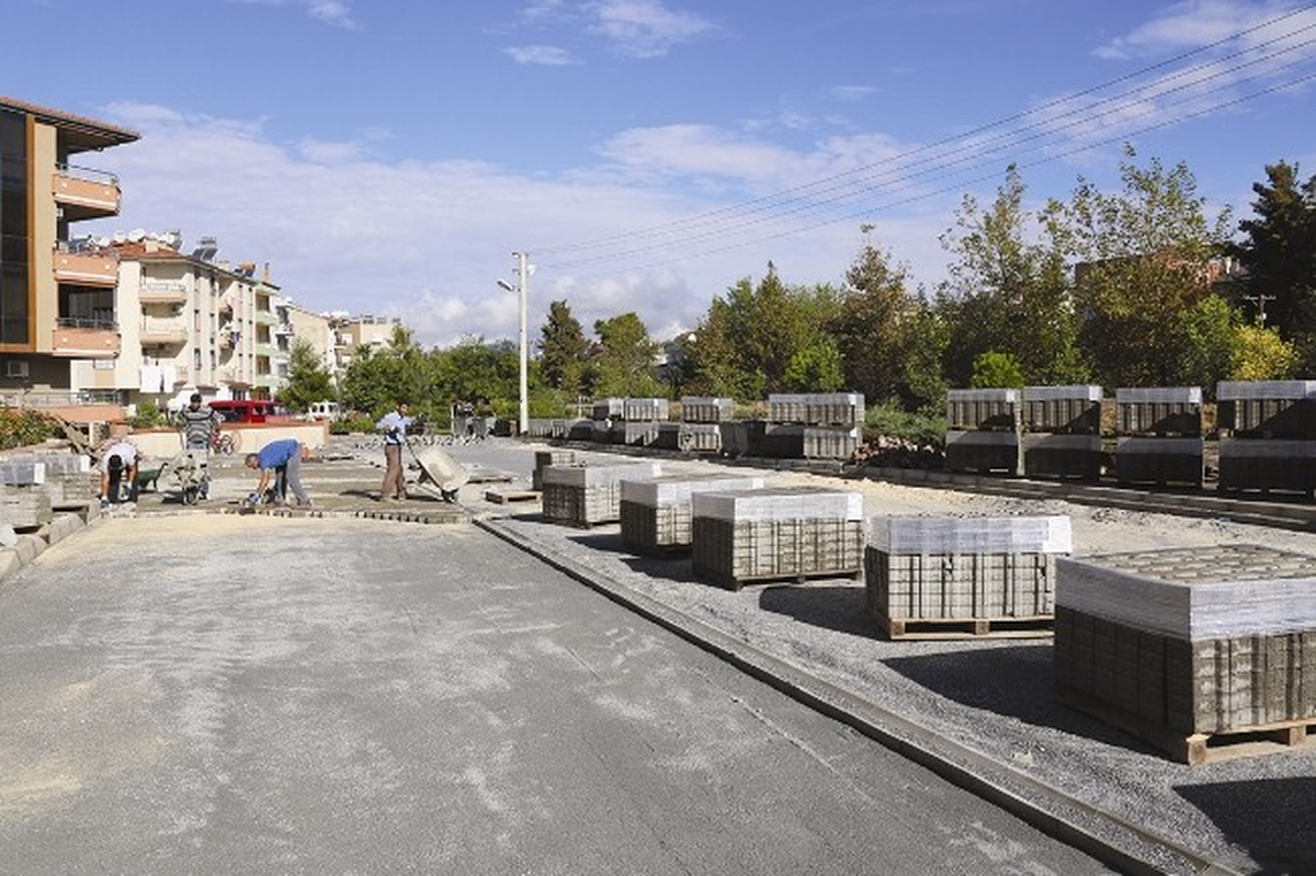 Selçuk\'ta Fen İşleri Müdürlüğü Durmadan Çalışıyor