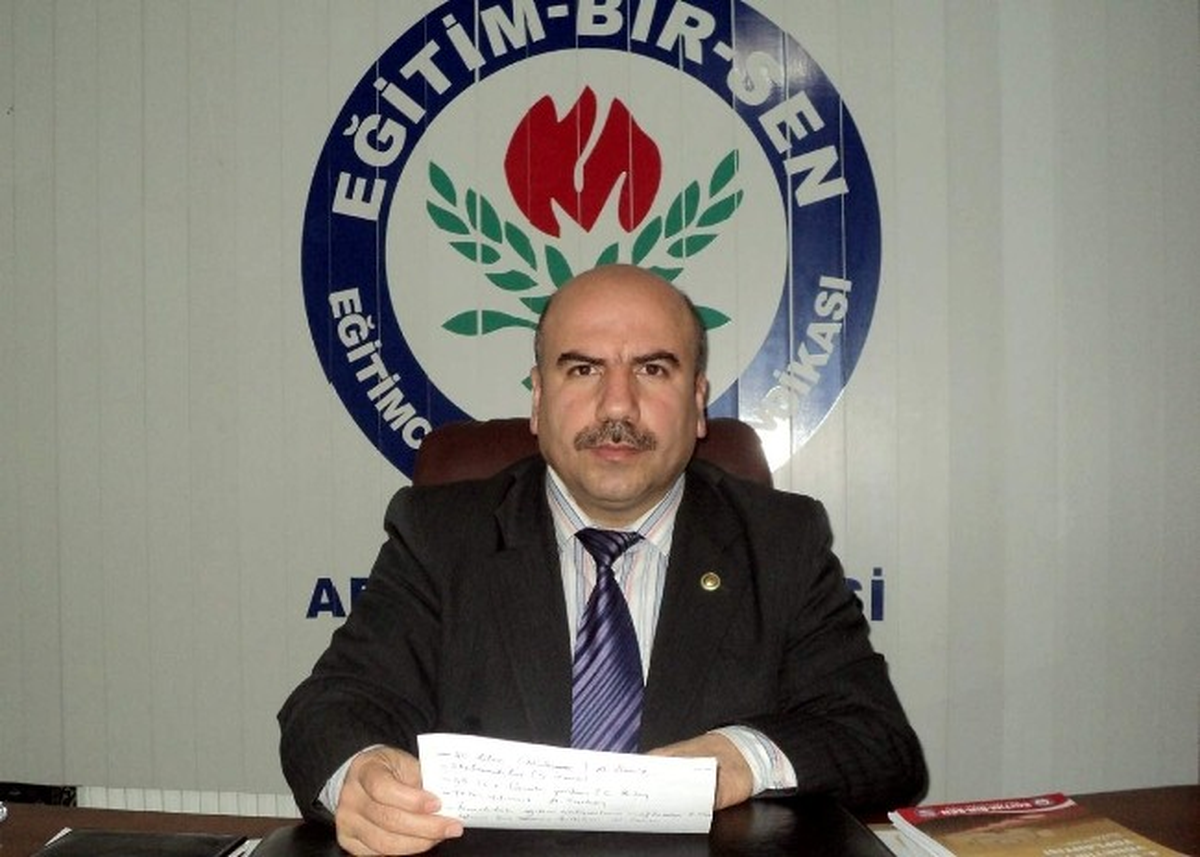 Taner, Başörtüsü ile İlgili Basın Açıklaması Yaptı
