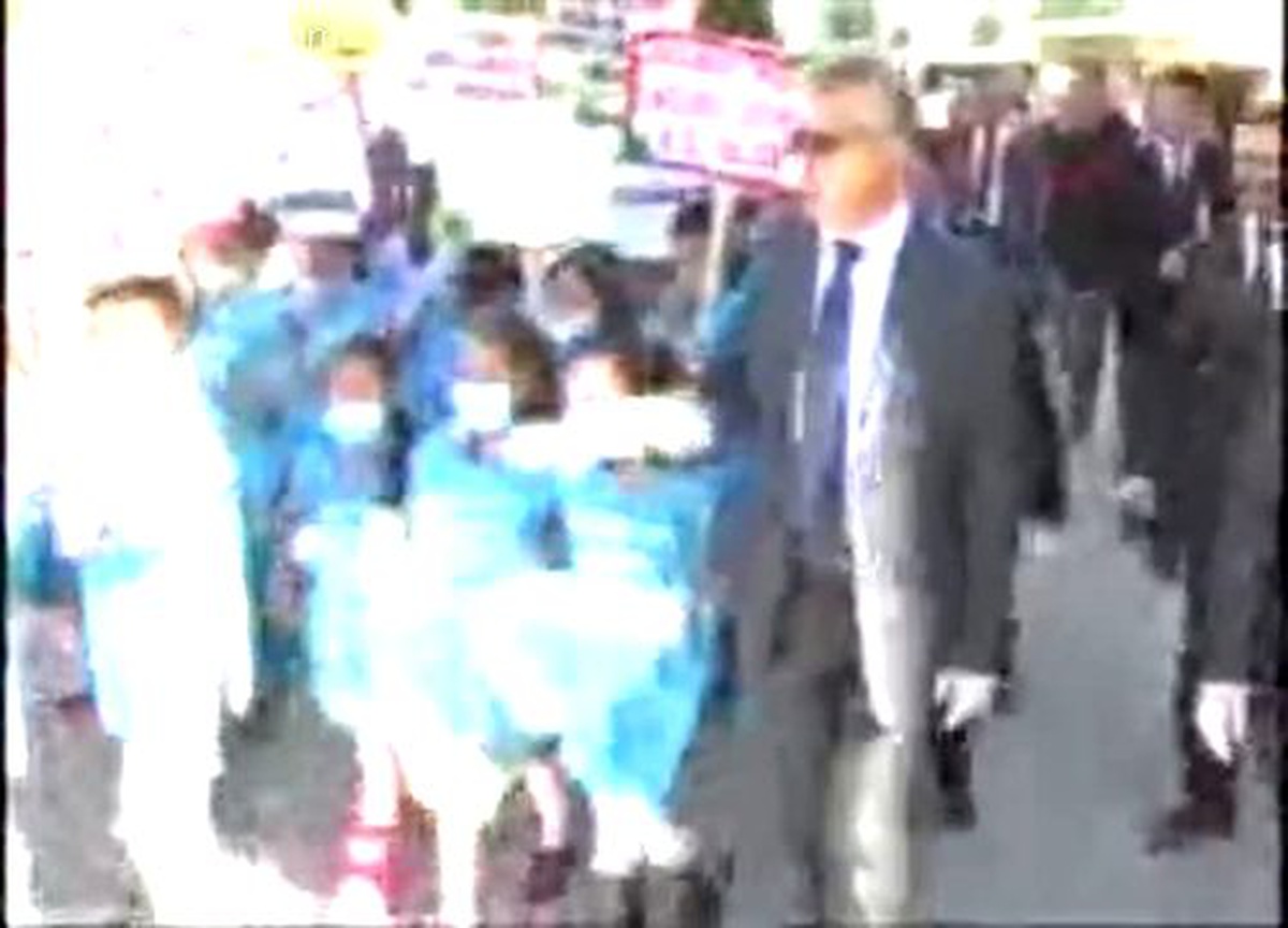 Tokat Valisi Taşkesen, Öğrencilerle Sokakta Çöp Topladı