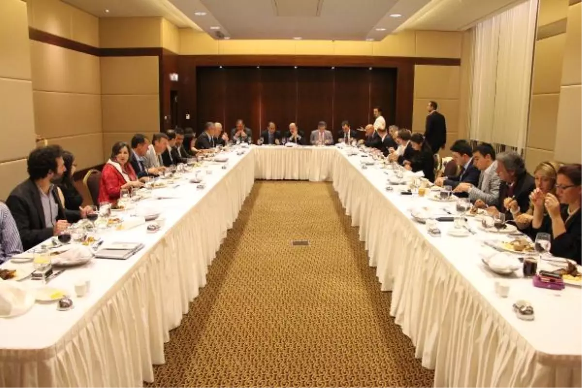 Türkiye Geleceğini Bilişimde Arıyor