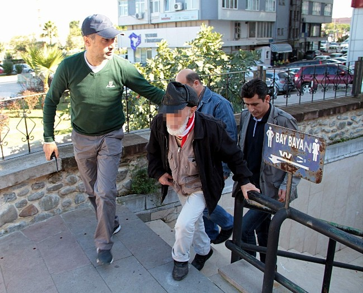 Tuvalet Görevlisi Müşteriyi Bıçakladı