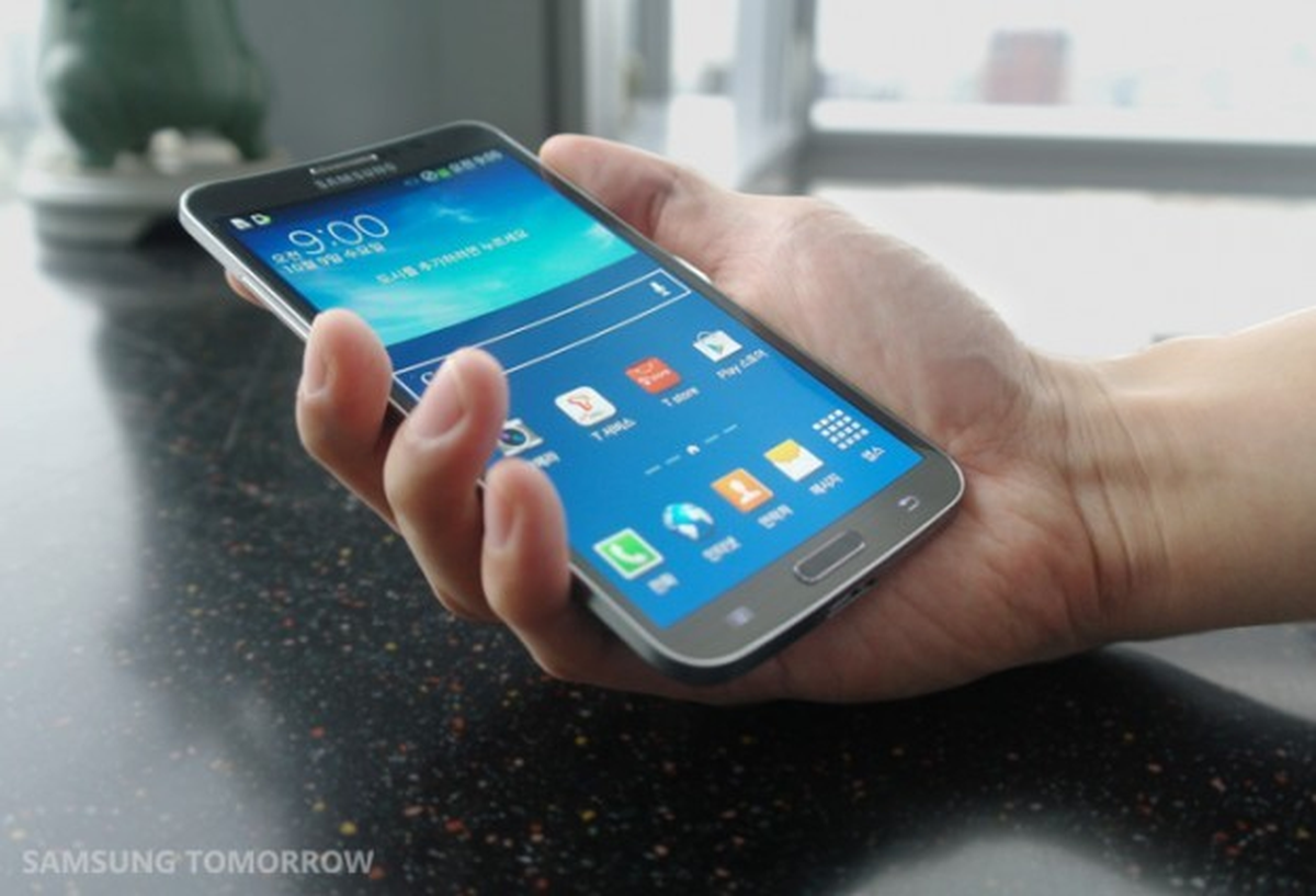 Samsung Galaxy Round\'u Tanıttı