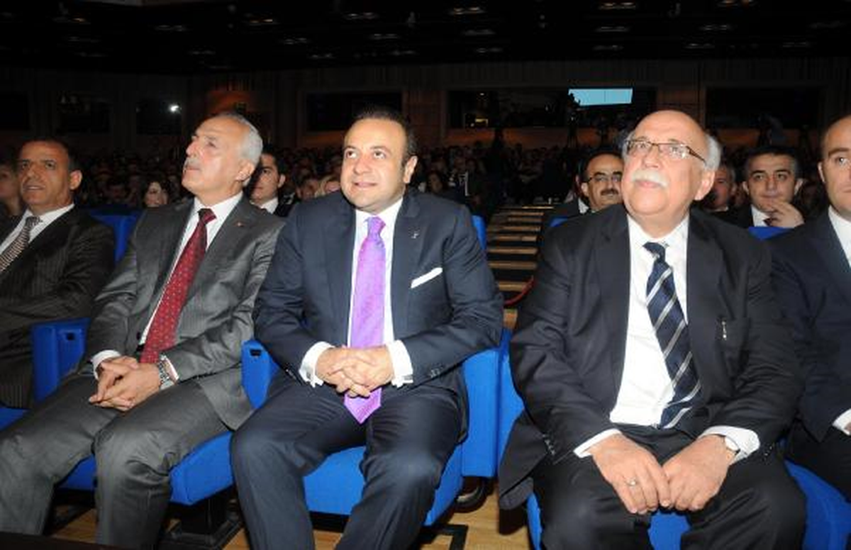 AB Bakanı Bağış\'tan Kaldırılan \'Andımız\' İçin Tekerleme Benzetmesi