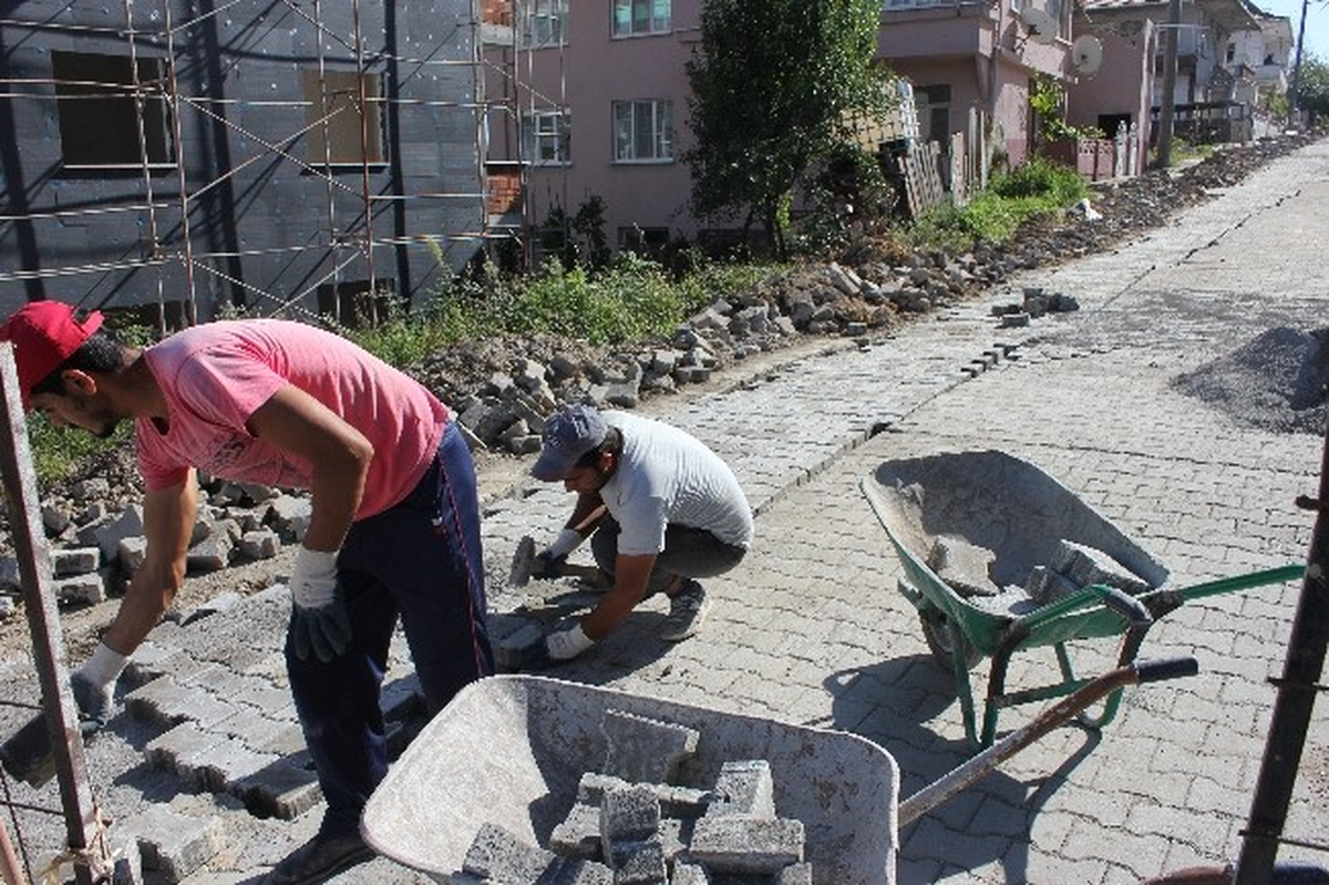 Düzce Akçakoca\'da Yol Bakım Çalışmaları Sürüyor