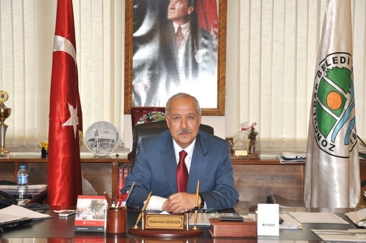 Akdemir, Bayramı Kutladı