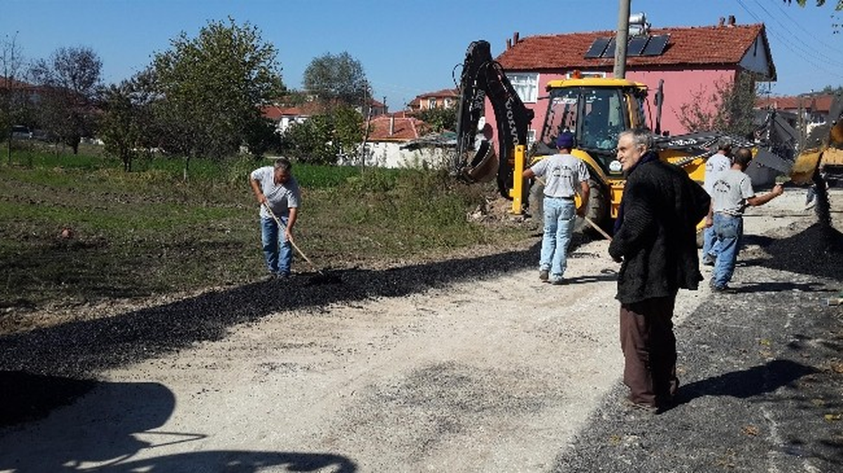 Akyazı Belediyesi Asfalt Yama Çalışmalarında Hız Kesmiyor