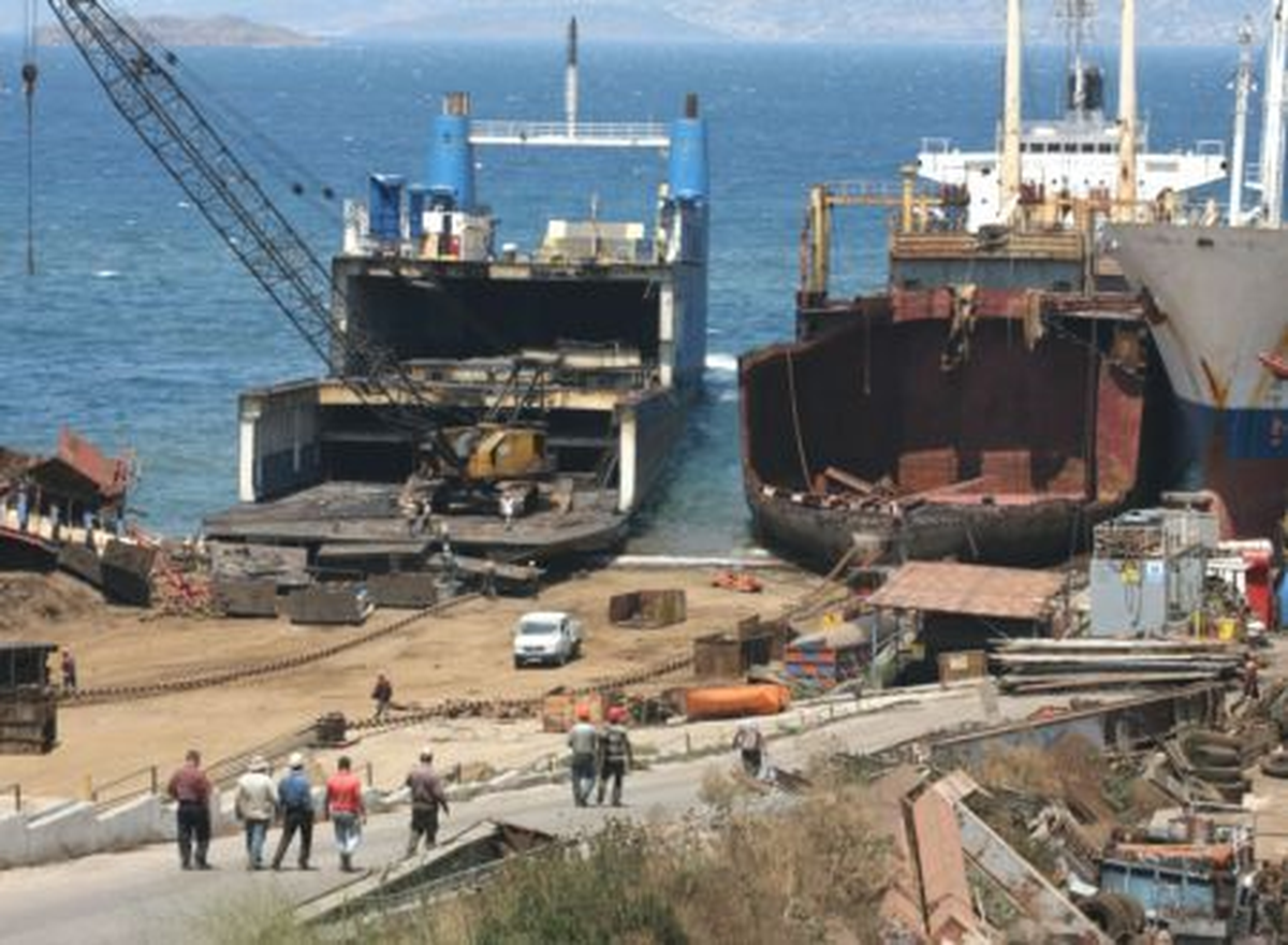 Aliağa Gemi Söküm Tesislerine 3,5 Milyon Liralık Ceza