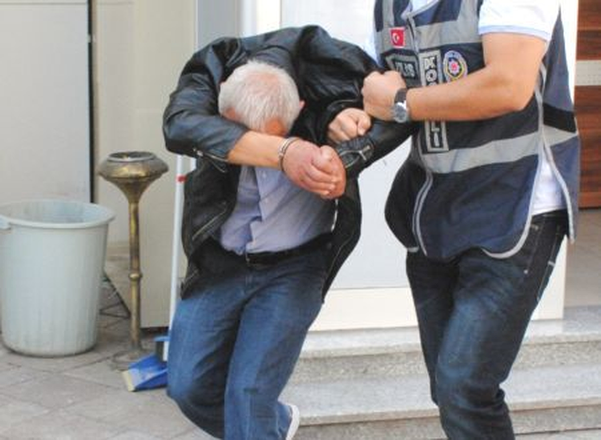 Aranan Hükümlü, Hırsızlık Yaparken Yakalandı