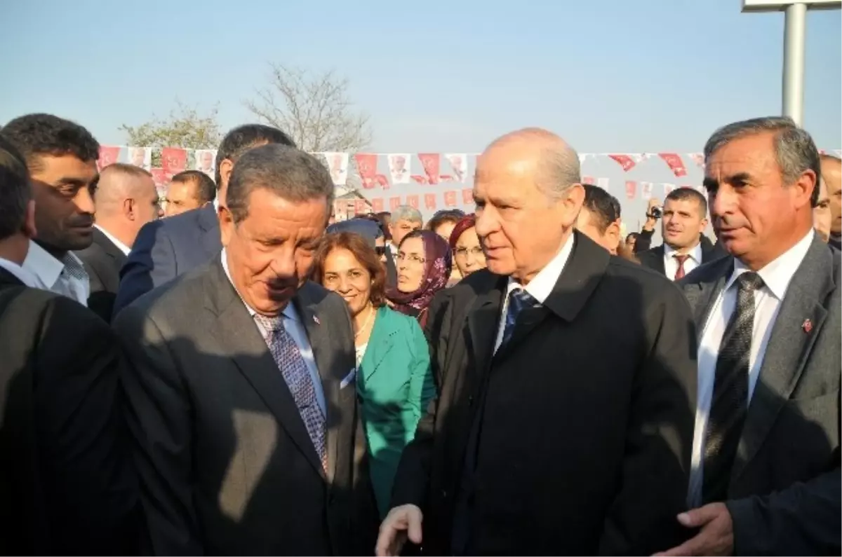 Bahçeli, Turgutlu\'da Partililerce Karşılandı