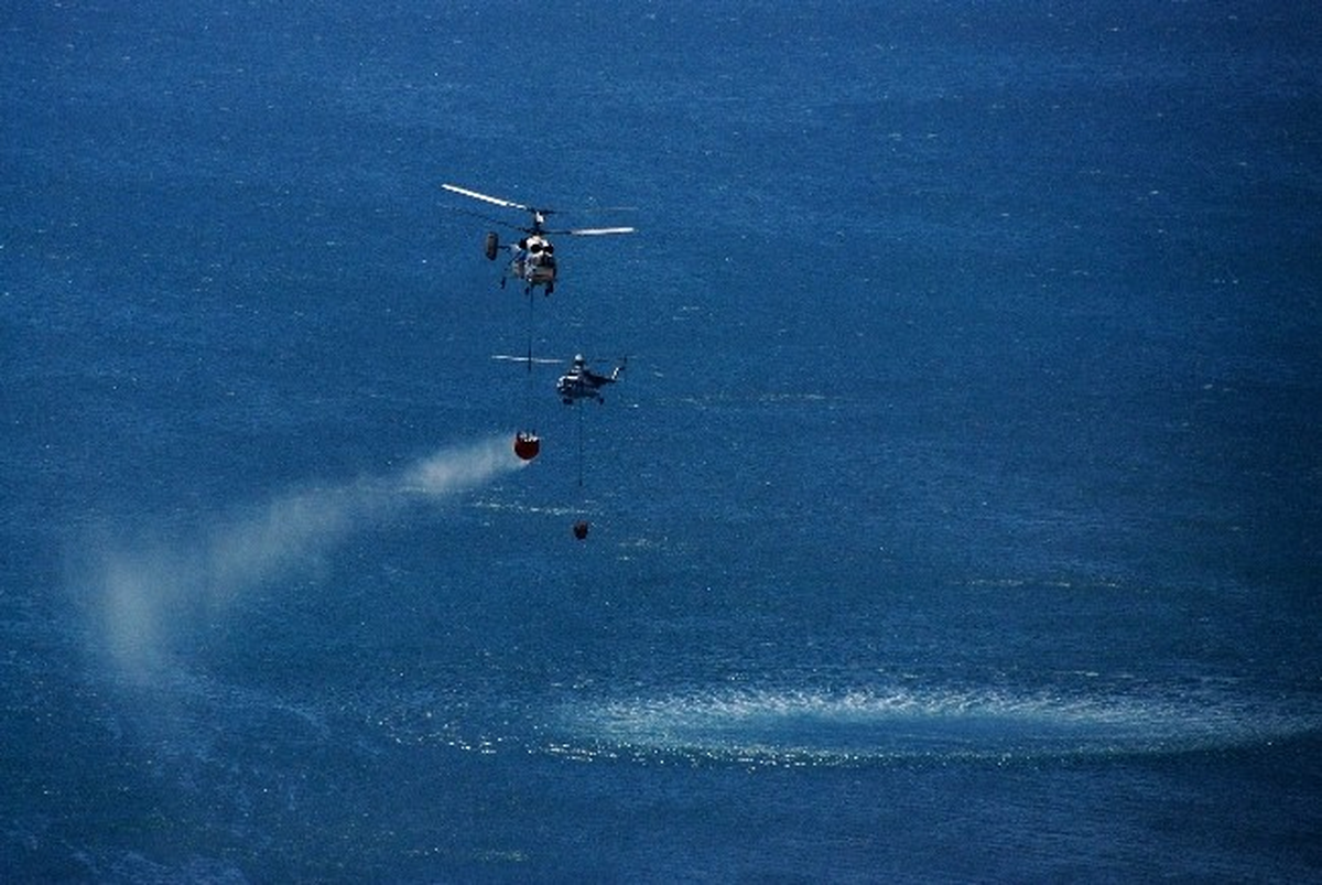 Balıkesir\'de Yangın Helikopterleri Orman Yangınlara 3 Bin Ton Su Attı