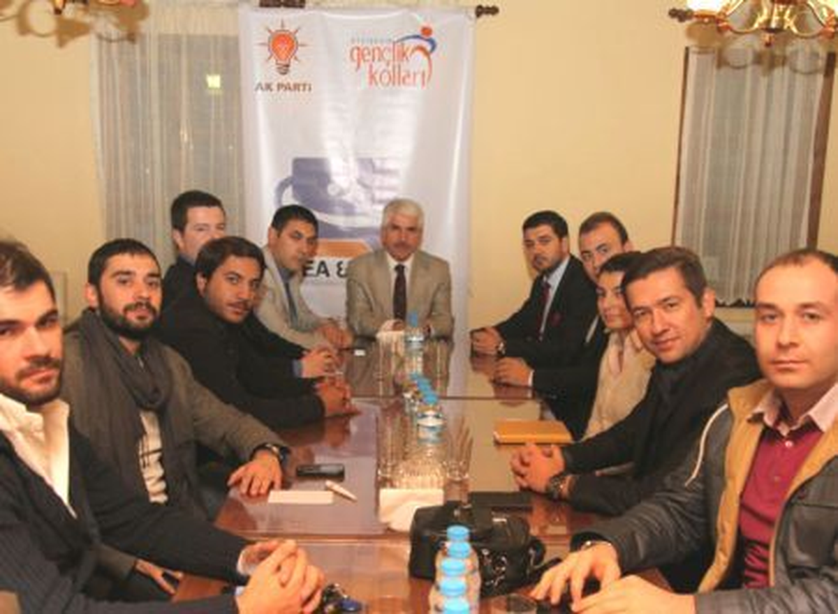 Başkan Sakallı, "Ak Gençler"Le Buluştu