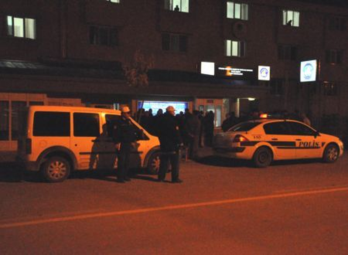 Bolu\'da Karşıt Görüşlü Öğrenciler Kavga Etti