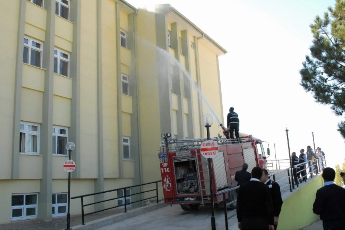 Bolvadin Devlet Hastanesi\'nde Yangın Tatbikatı