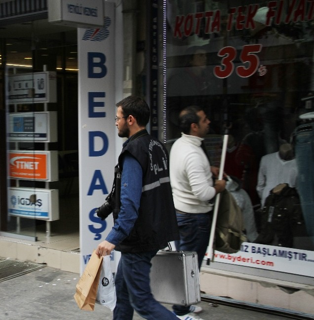 Boşanmak İstediği Karısını Vurdu