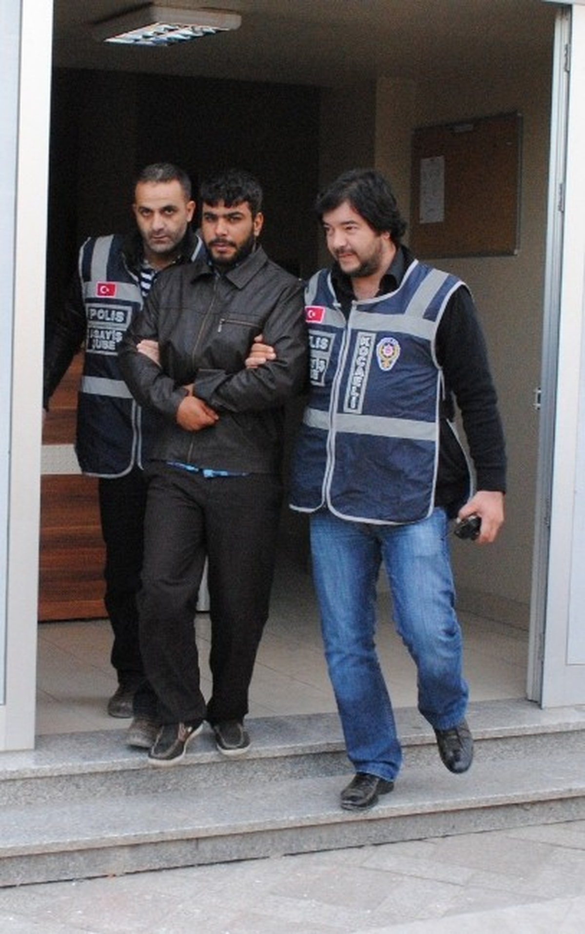 Çalıntı Lüks Otomobili Satmaya Giden Şahıs Yakalandı