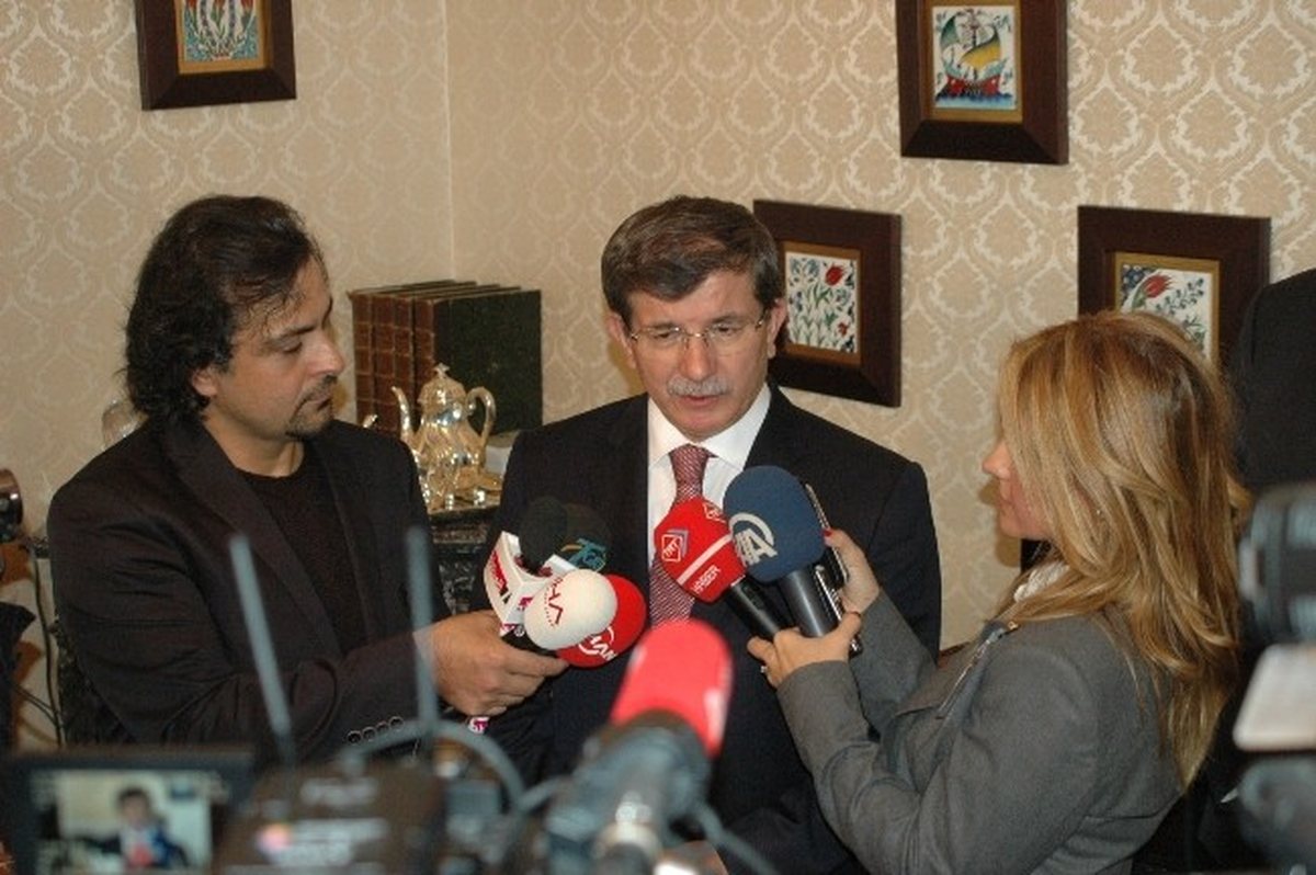 Davutoğlu: "Türkiye-Ermenistan İlişkilerinin Normalleşmesine Önem Veriyoruz"