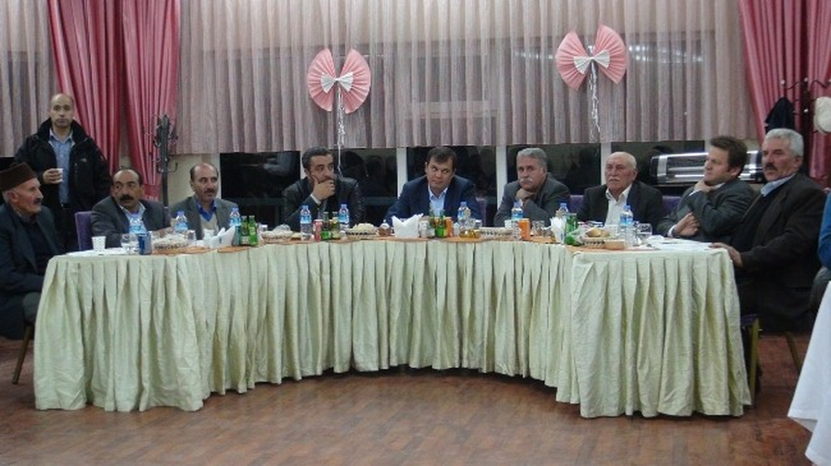 Tatvan\'da Polis ve Muhtarlar Felekten Bir Gece Yaşadı