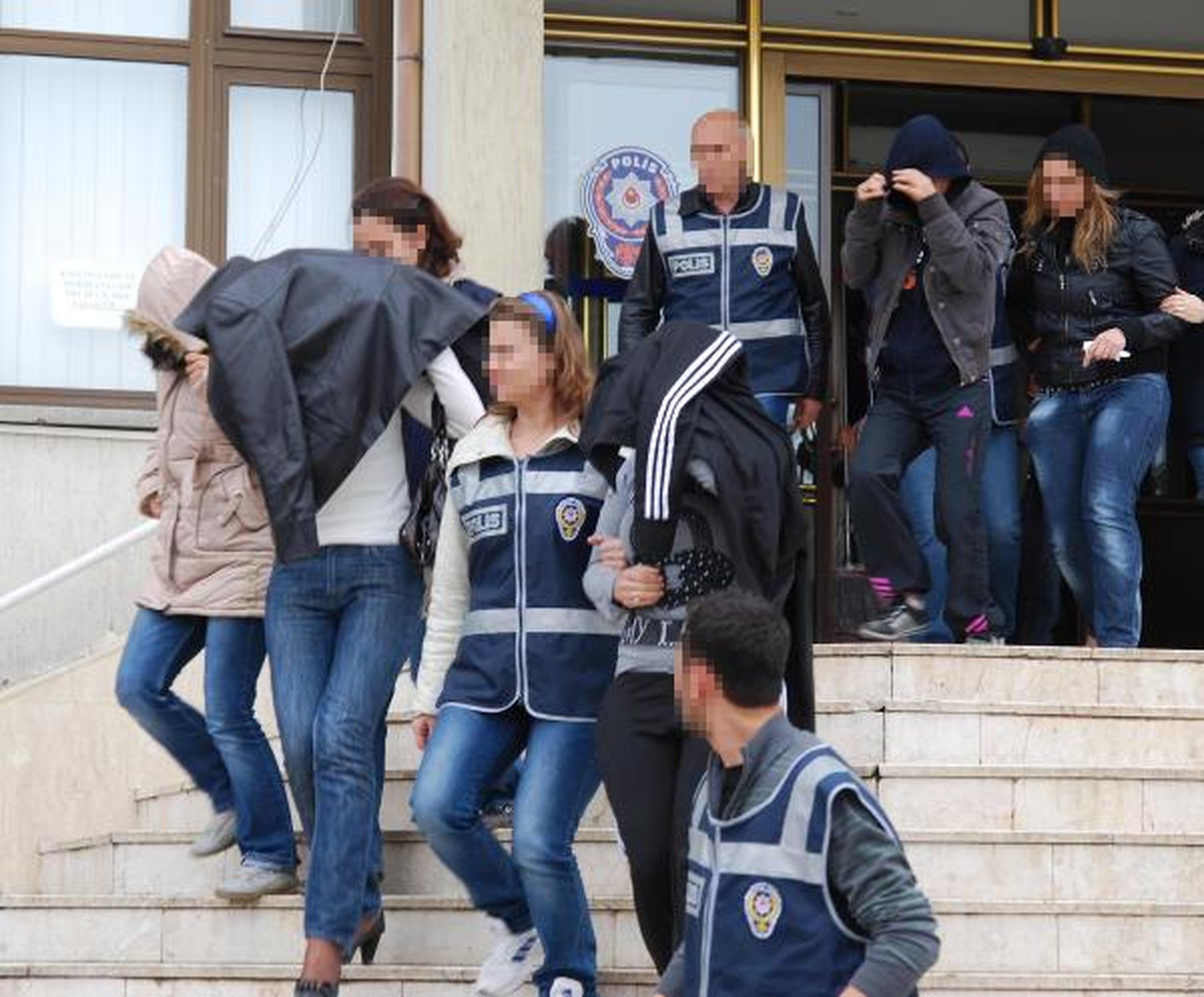 Faslı Kadınları Fuhuştan Polis Kurtardı