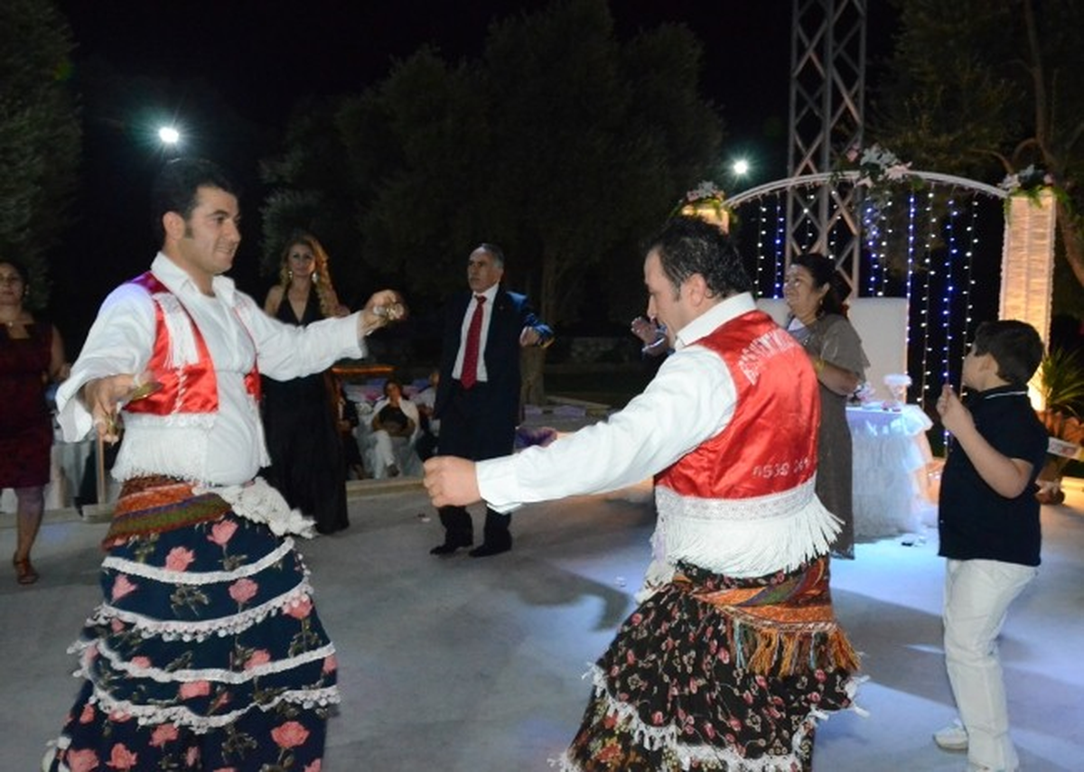 Gelin Tarafından \'Köçekli\' Düğün Jesti