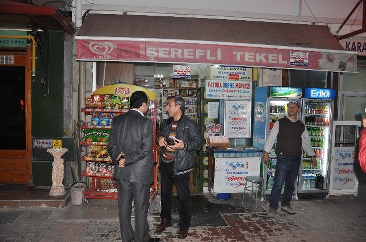 Genç Büfeci, Dükkanında Kurşun Yağmuruna Tutuldu