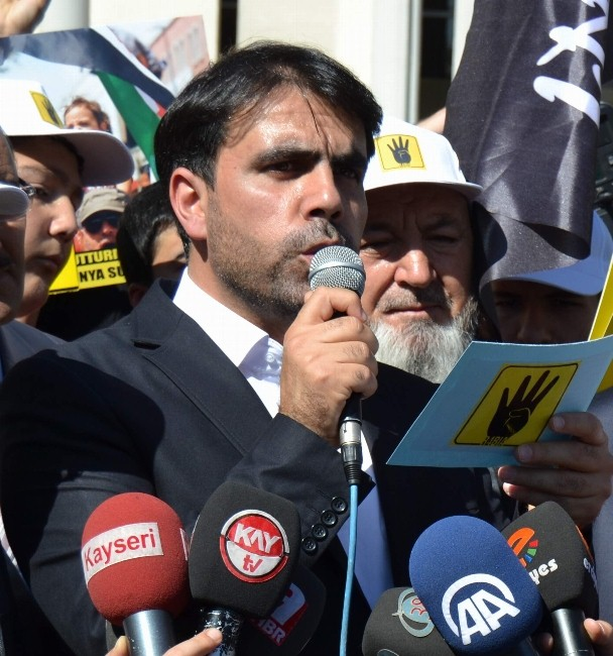 Genç Memur - Sen\'den Mısır Protestosu