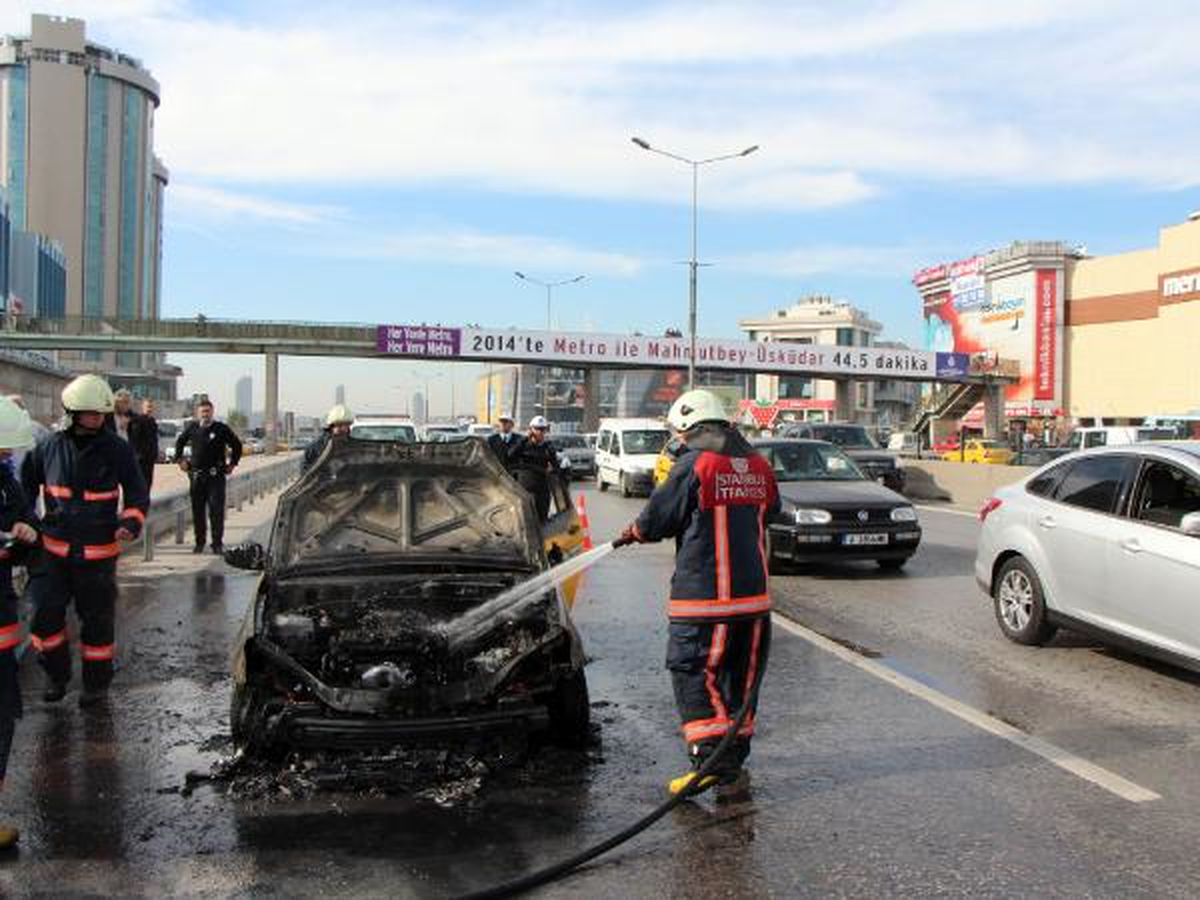 Geriye Sadece Elindeki Plaka Kaldı