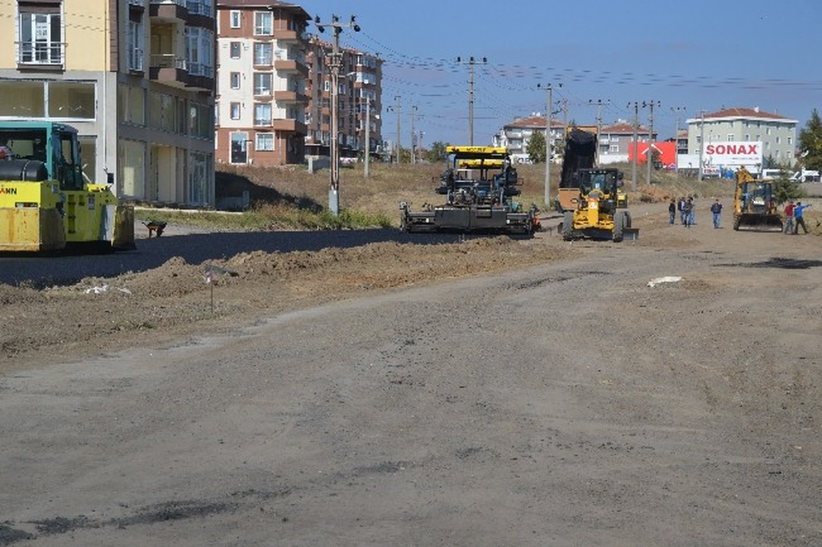 İsmet Paşa Bulvarı Asfaltlanıyor