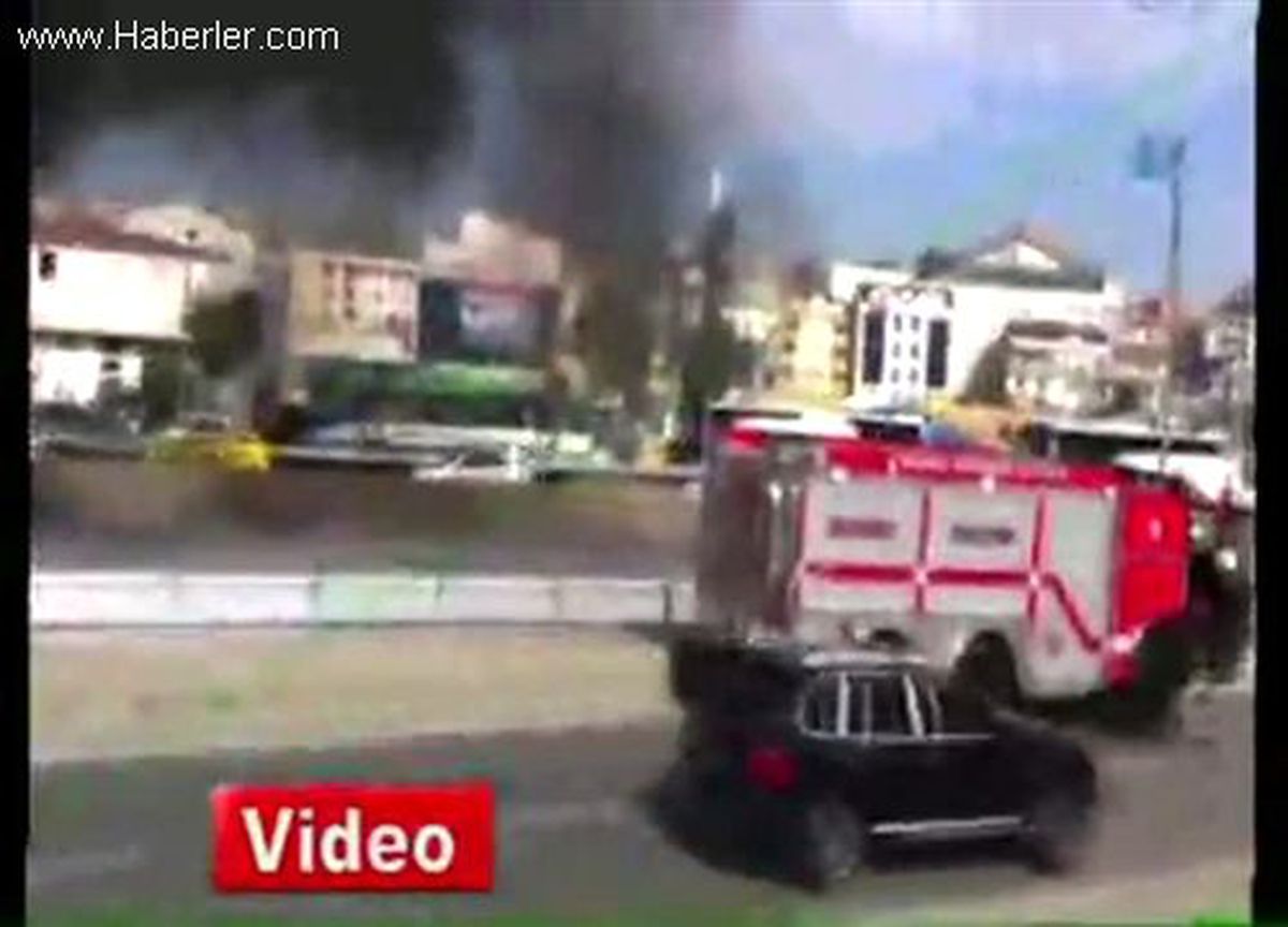 İstanbul\'da Ticari Taksi Alev Alev Yandı