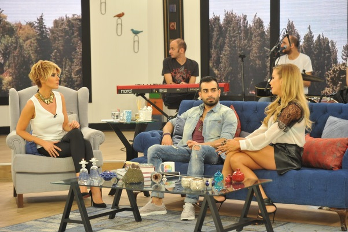 İvana Sert \'Gülben\' de Hem Çaldı Hem Söyledi
