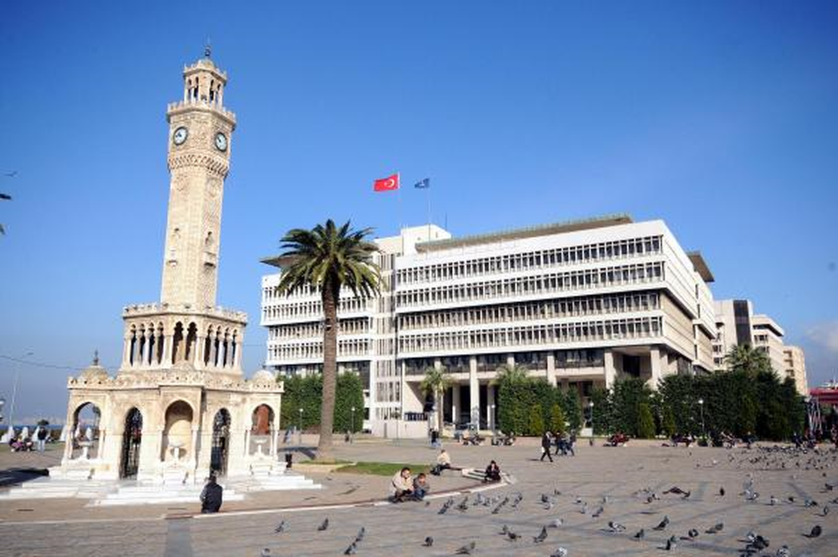 İzmir\'de 27 Bin Dar Gelirliye Bayram Yardımı
