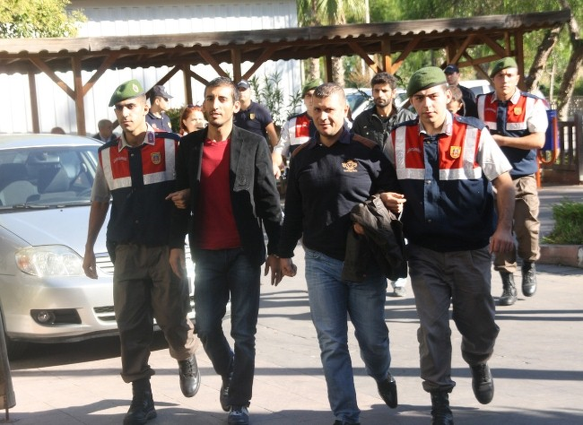 Kemer\'de 18 Uyuşturucu Taciri Adliyede