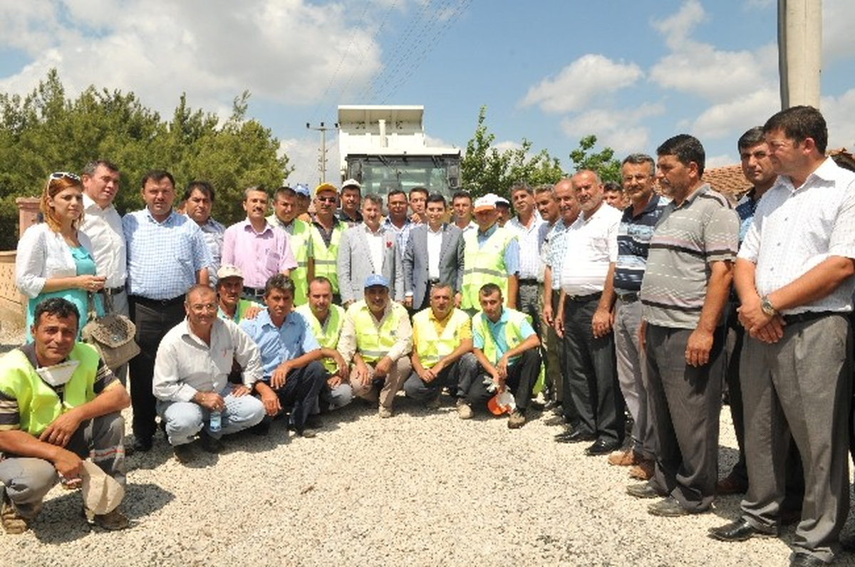 Kepez Bayram Öncesi İşçisinin Yüzünü Güldürdü