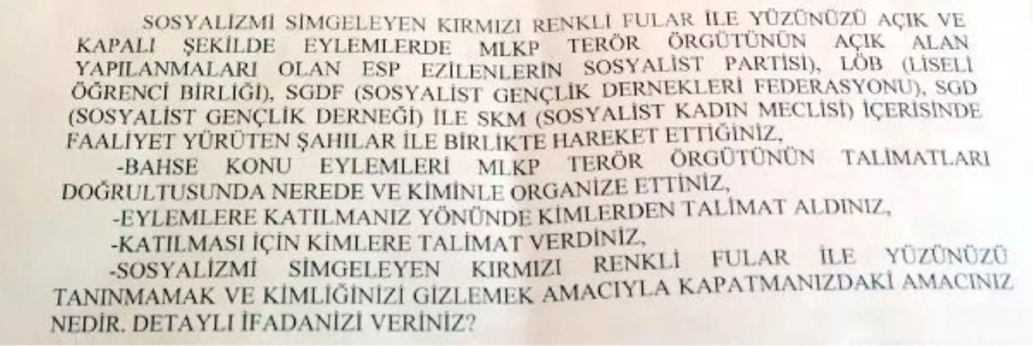 'Kırmızı Renkli Fular Sosyalizm Simgesi' Suçlaması