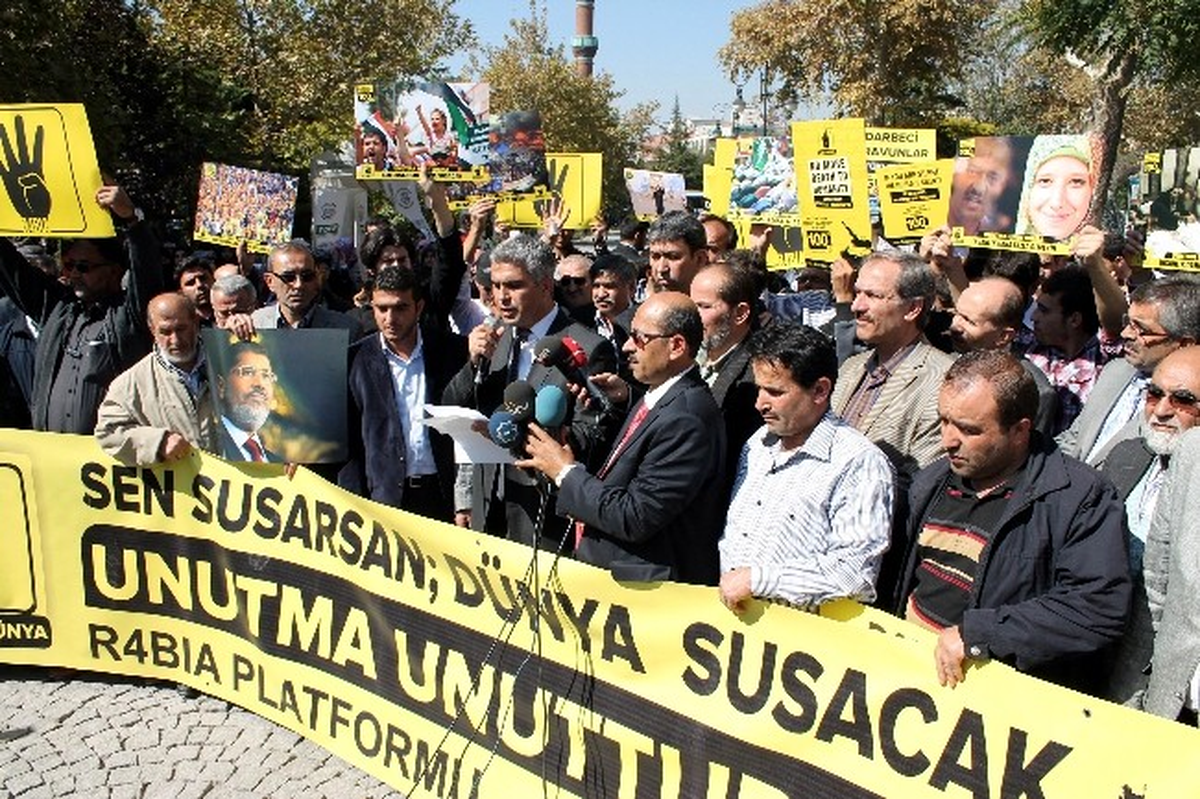 Konya\'da Mısır\'daki Darbenin 100. Günü Protesto Edildi