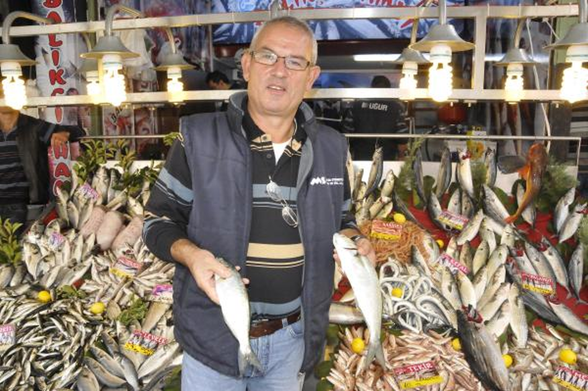 Lüferde Yaşanan Balık Bereketi Tezgahları Renklendirdi