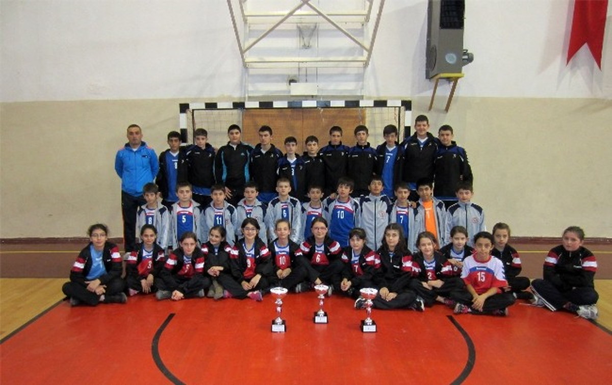 Minik Hentbolcular Mütareke Turnuvası\'na Gidiyor