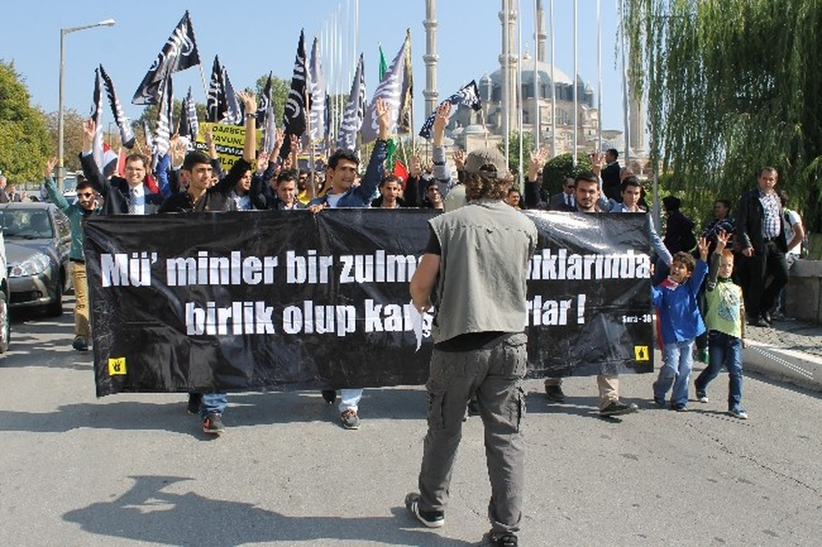 Mısır\'da Yaşanan Olayların 100\'üncü Günü Edirne\'de Protesto Edildi