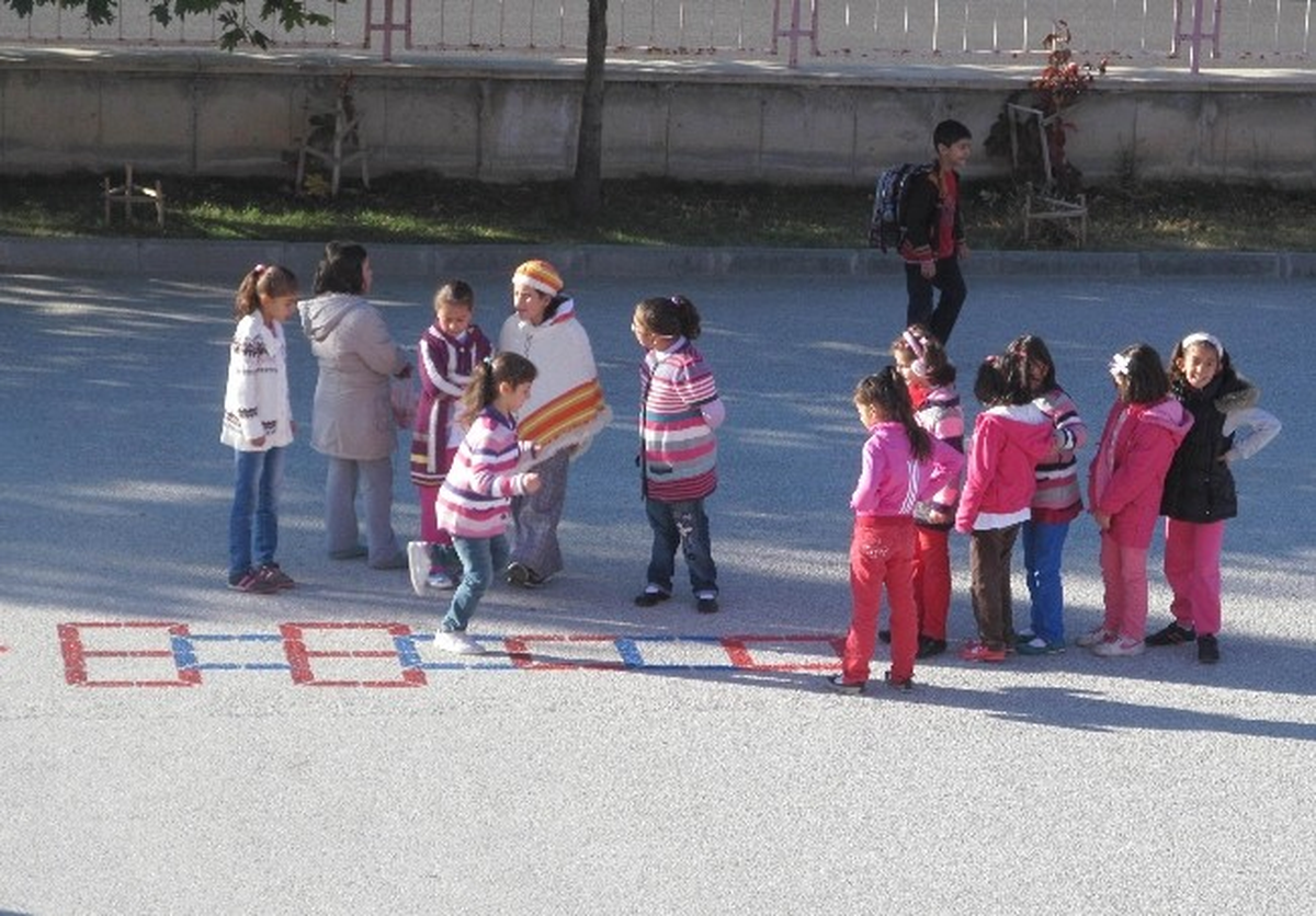 Okul Bahçeleri Renkleniyor
