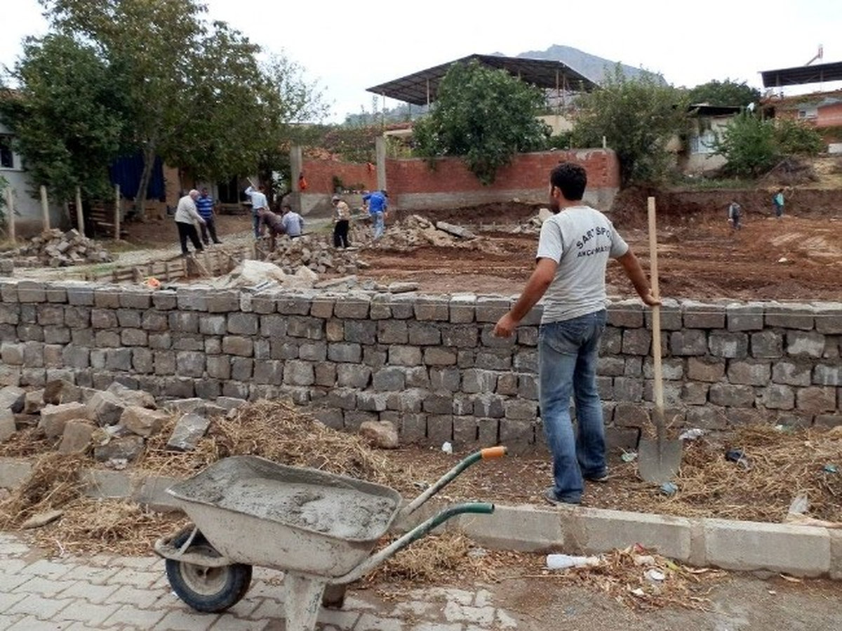Sart Kasabası\'nda Park Çalışmaları Başlatıldı