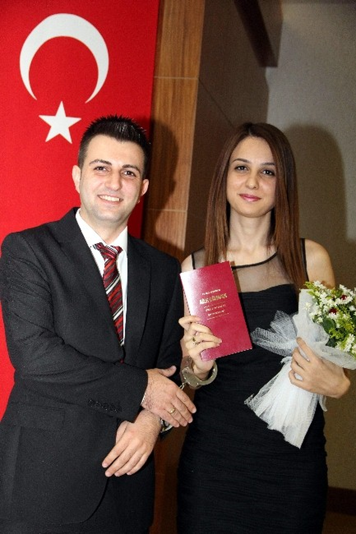 Şehit Çocuğuna \'Kelepçeli\' Nikah